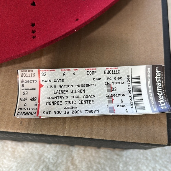 Lainey Wilson signed Charlie one horse hat - Picture 3 of 7